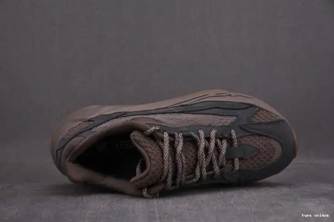 hype V2 'Mauve' 700 Yeezy Boost GZ0724 ADIDAS 0513